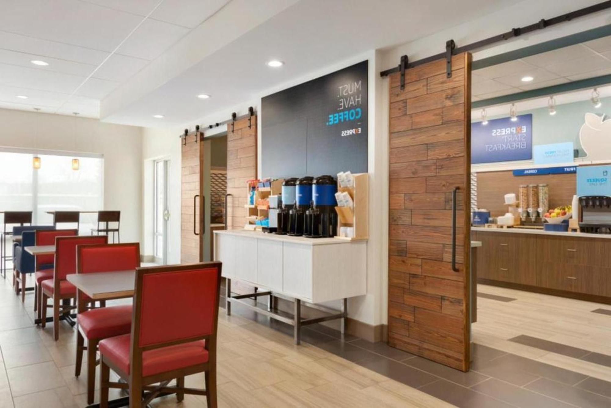 Holiday Inn Express & Suites - Cincinnati Ne - Red Bank Road By Ihg Exterior photo