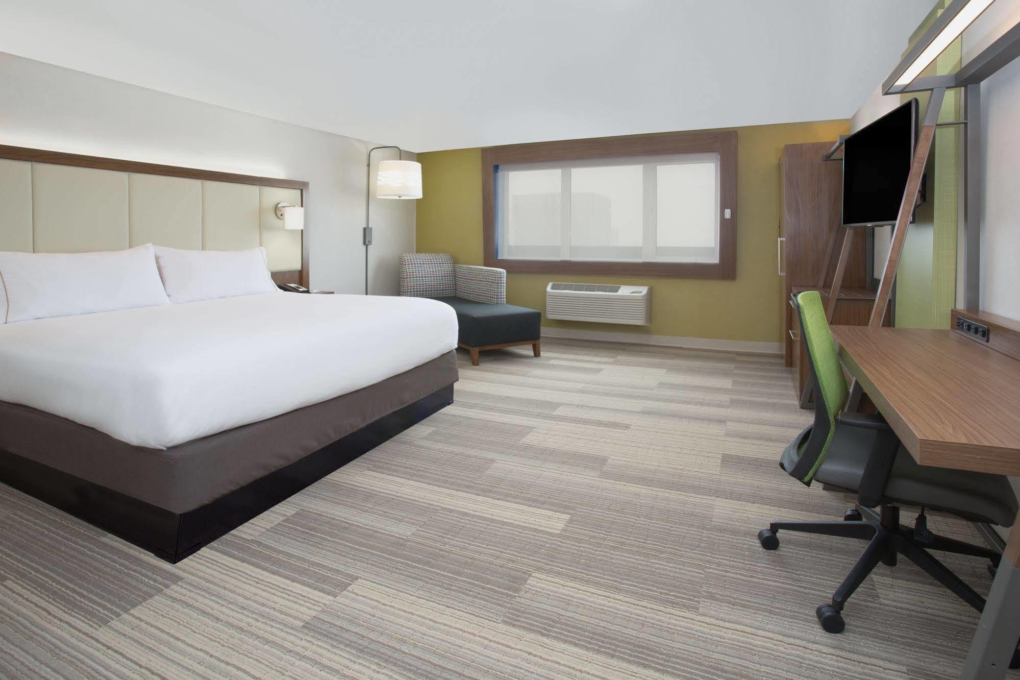 Holiday Inn Express & Suites - Cincinnati Ne - Red Bank Road By Ihg Exterior photo